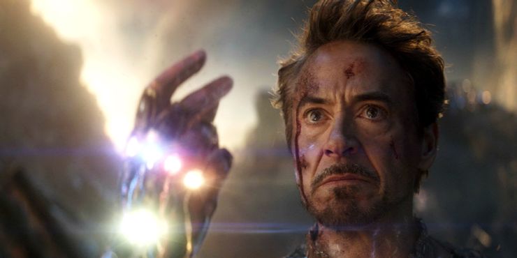 Iron Man rompe el guantelete del infinito en Avengers Endgame