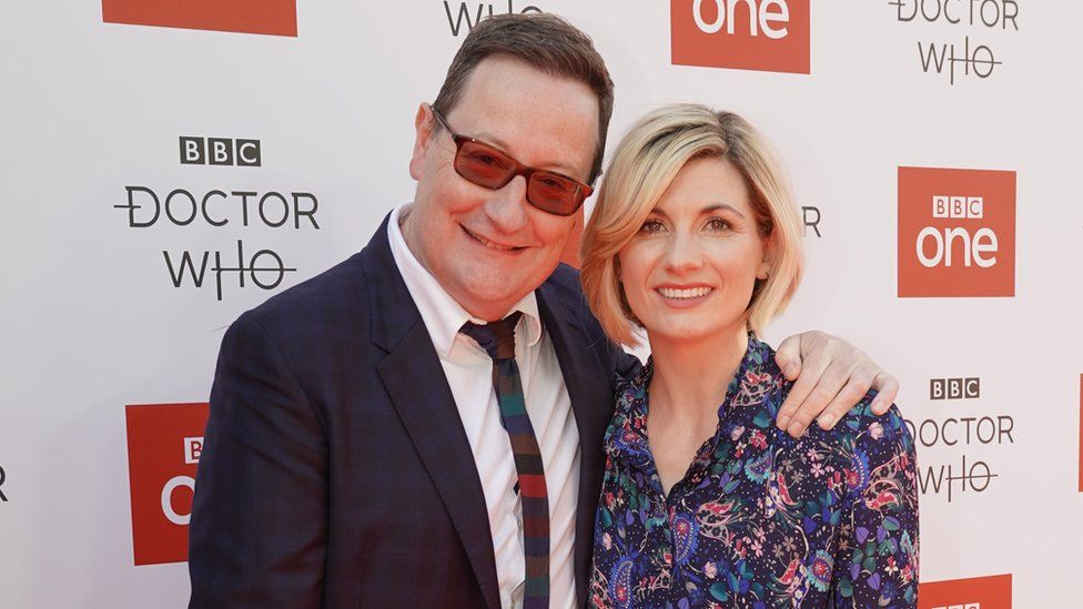Chris Chibnall y Jodie Whittaker